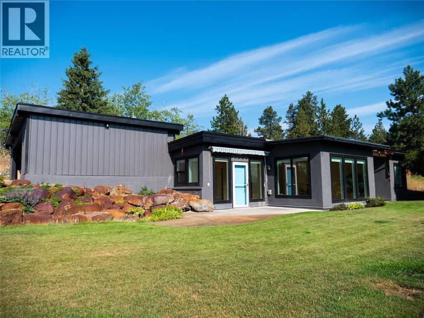 9767 & 9765 Pighin Road, Cranbrook