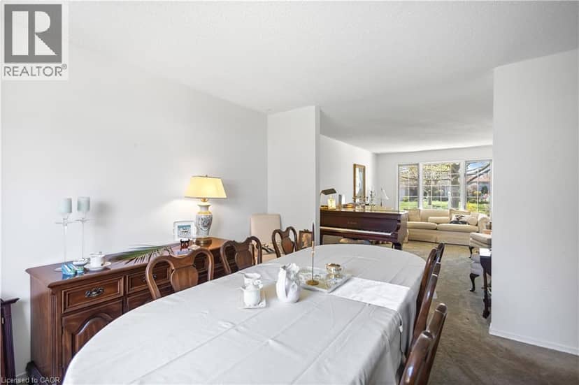 10 ATWOOD Crescent — photo 12 of 36