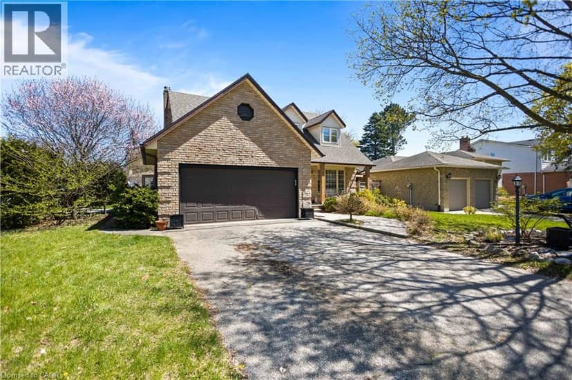 10 ATWOOD Crescent — photo 32 of 36