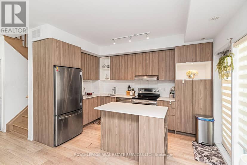 117 - 2530 Eglinton Avenue W — photo 18 of 40