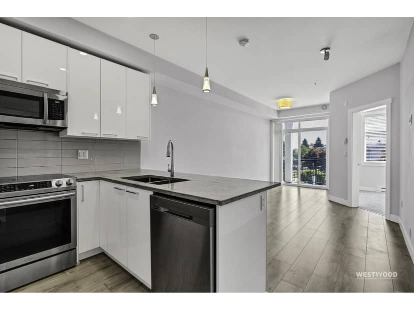 210 20696 EASTLEIGH CRESCENT, Langley, photo 2
