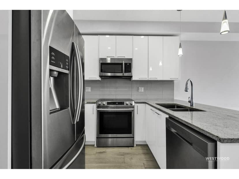 210 20696 EASTLEIGH CRESCENT, Langley, photo 3