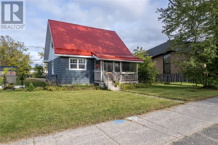 121 Mead Boulevard, Espanola