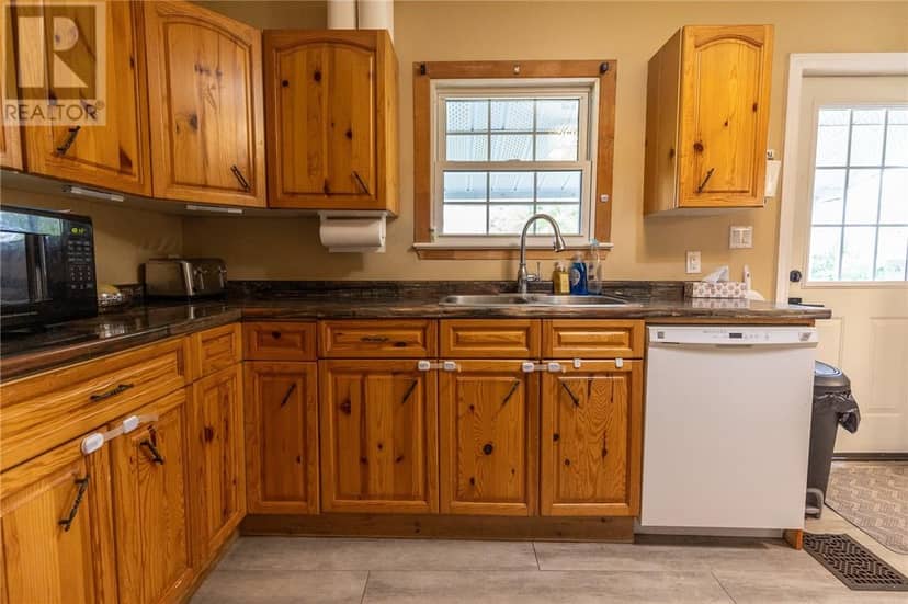 121 Mead Boulevard, Espanola, photo 8