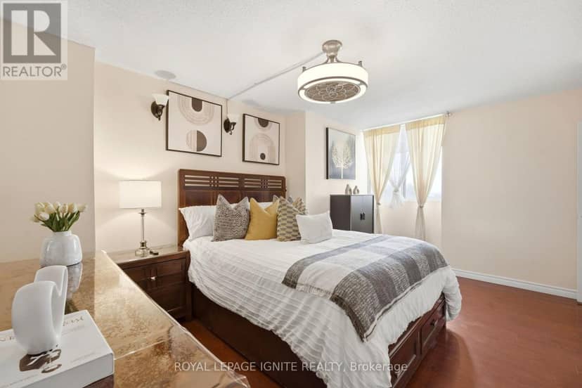 903 - 3380 Eglinton Avenue — photo 10 of 23