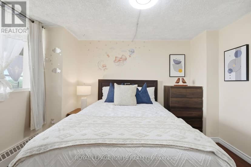 903 - 3380 Eglinton Avenue — photo 16 of 23