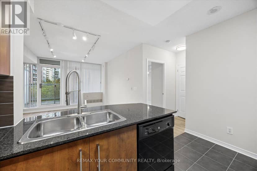 209 - 5500 Yonge Street — photo 12 of 40