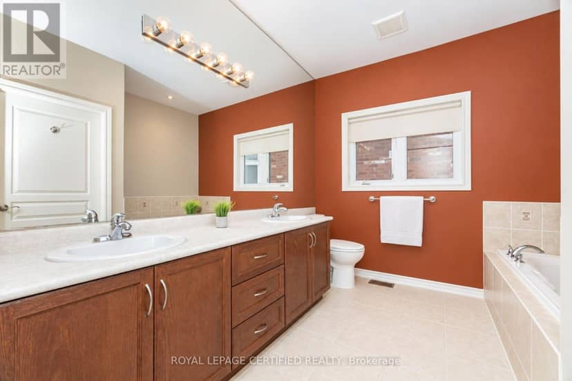 158 - 200 Kingfisher Drive — photo 15 of 40