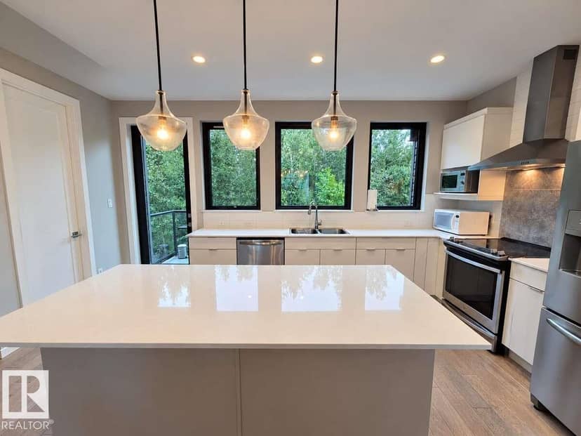 #5 1304 Rutherford Rd SW — photo 10 of 40