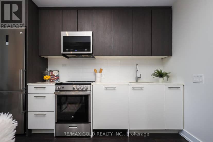 408 - 225 Veterans Drive — photo 18 of 40