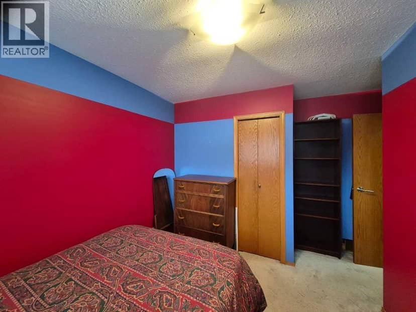 5715 58 Avenue — photo 38 of 40