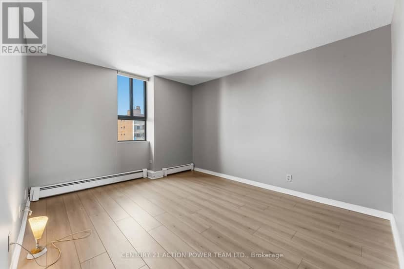 903 - 505 St Laurent Boulevard — photo 20 of 35
