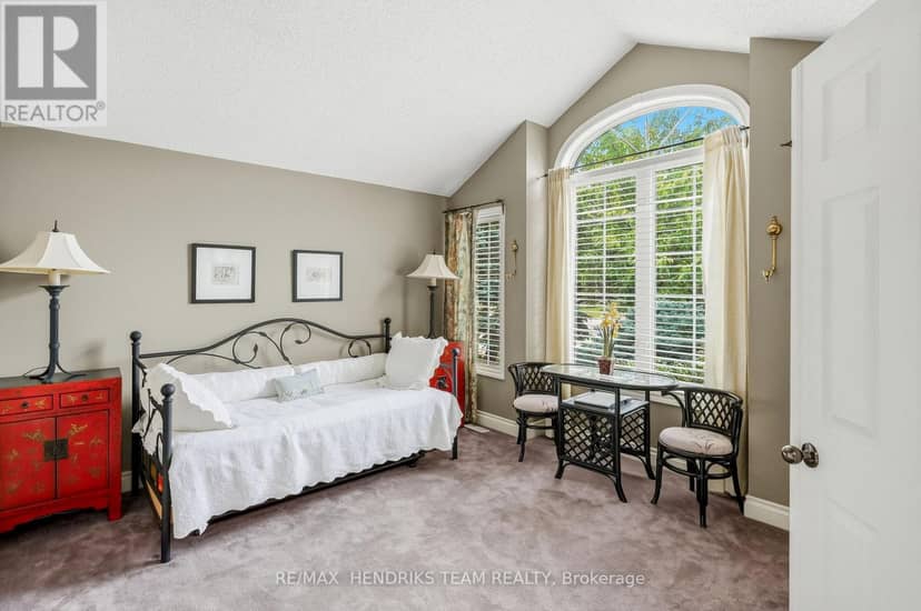 505 Albany Street — photo 14 of 40