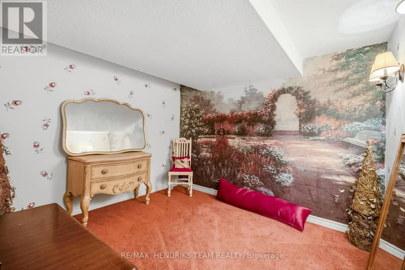 505 Albany Street — photo 26 of 40