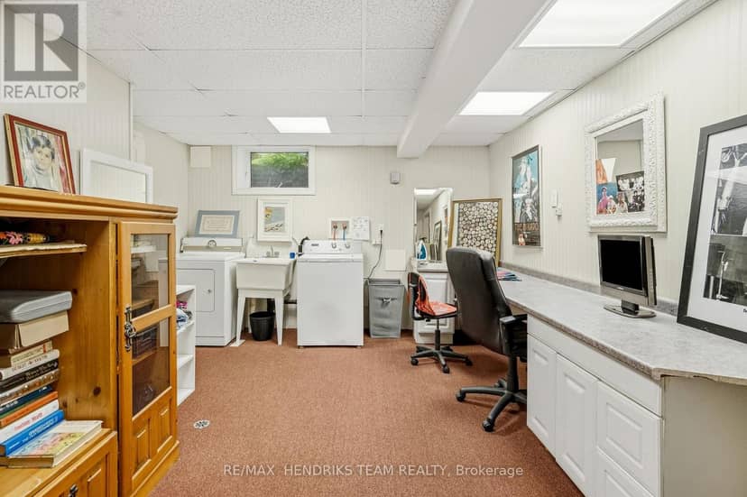 505 Albany Street — photo 27 of 40