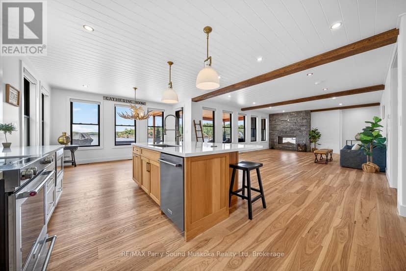 32 A11 Island — photo 23 of 40