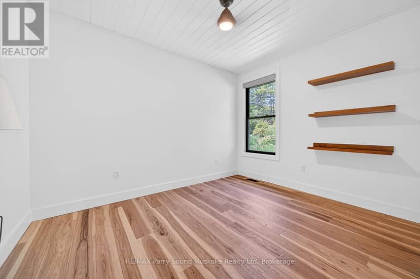 32 A11 Island — photo 35 of 40