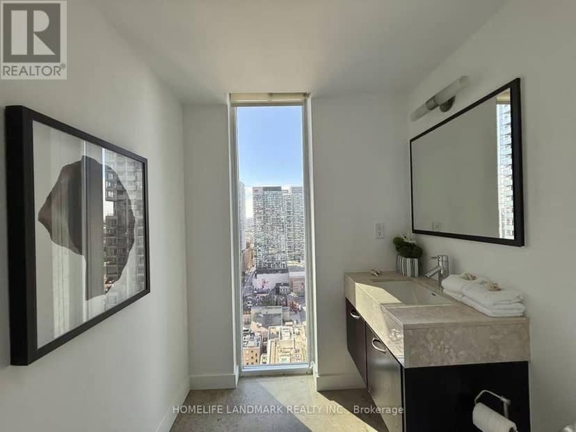 3303 - 126 Simcoe Street — photo 4 of 19