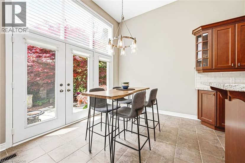 2178 BERWICK Drive — photo 16 of 40