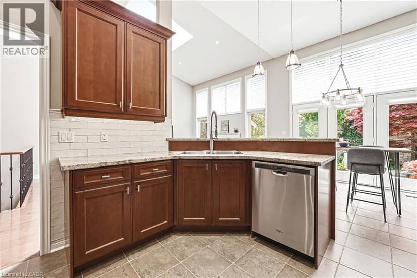 2178 BERWICK Drive — photo 13 of 40