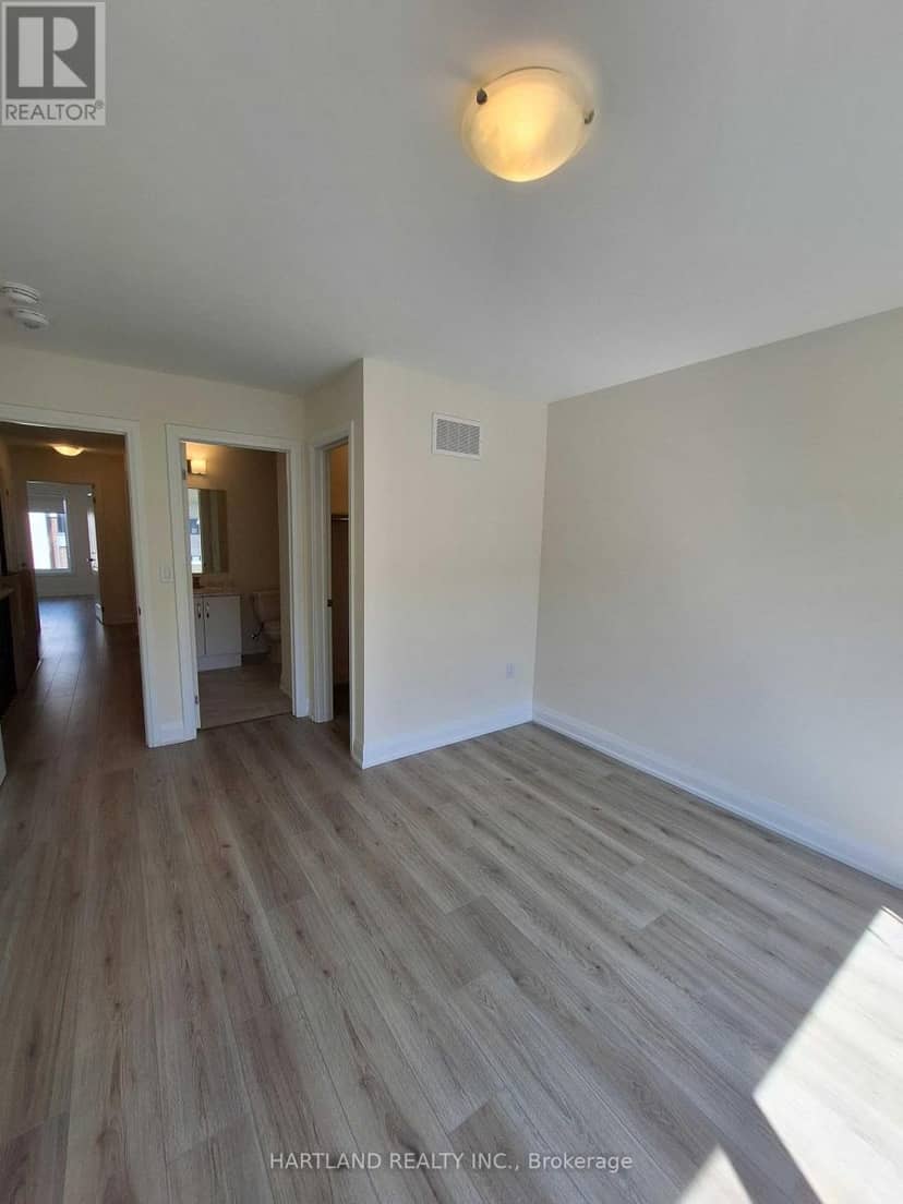 1205 - 1695 Dersan Street — photo 19 of 21
