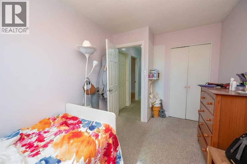 7627 24A Street SE — photo 17 of 32