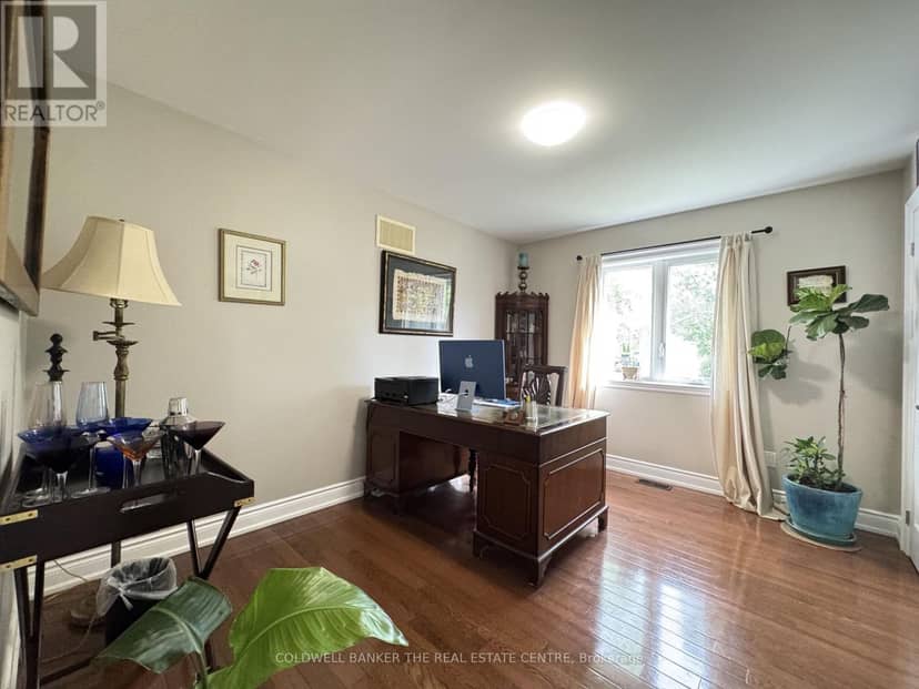 44 Iris Drive — photo 10 of 40