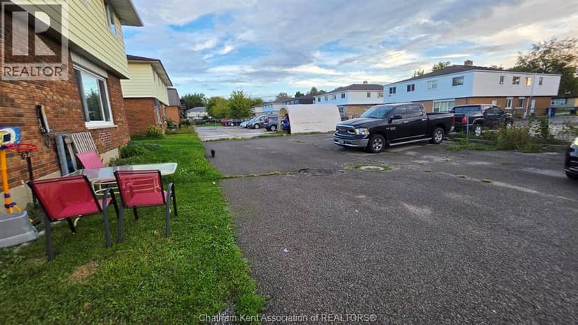 40 Timmins CRESCENT — photo 2 of 2