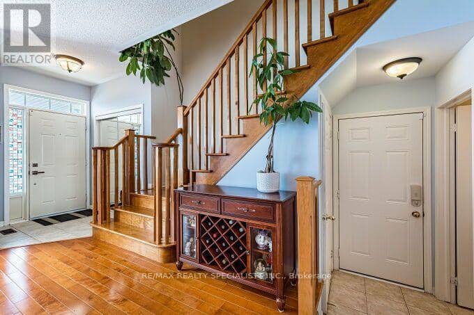 154 Valleyway Drive — photo 5 of 40