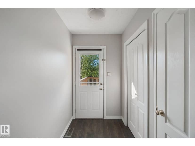 610 87 ST SW — photo 13 of 40