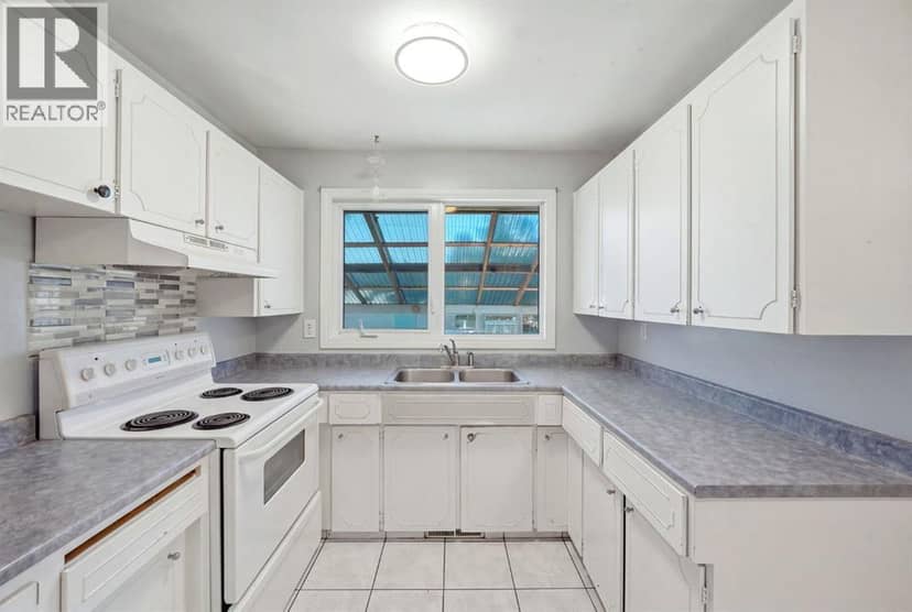 8303 Addison Drive SE — photo 11 of 40