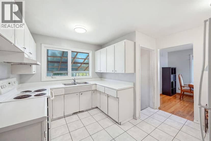 8303 Addison Drive SE — photo 10 of 40