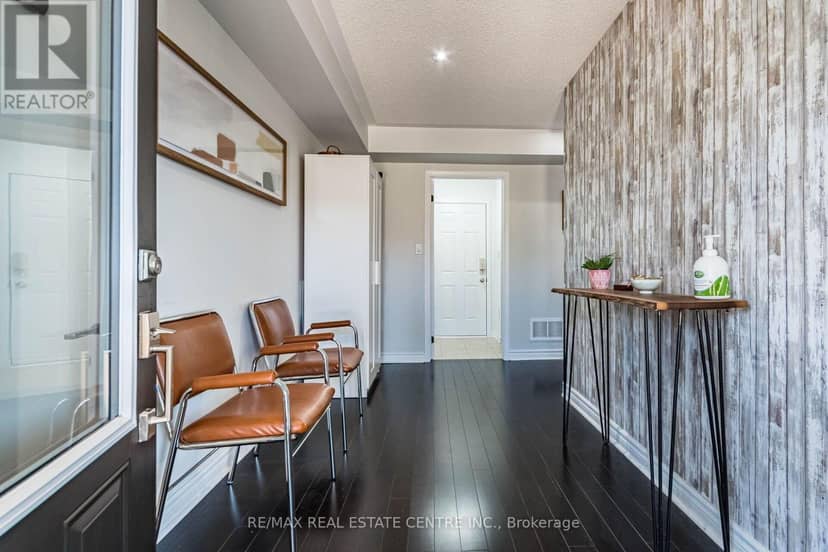 3141 Walkers Line, Burlington, photo 5