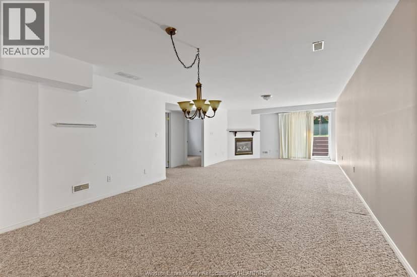 458 Merrill — photo 4 of 40