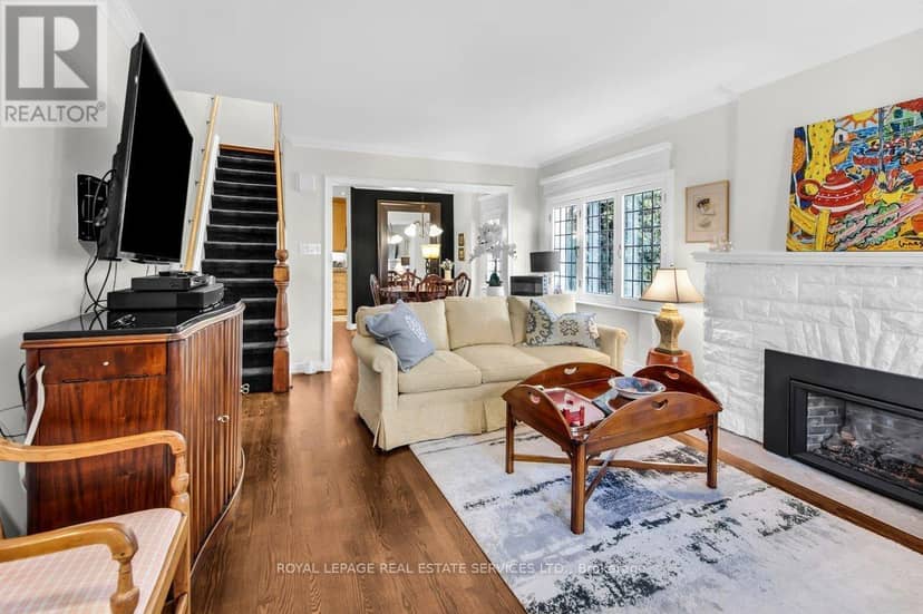 47 Coulson Avenue, Toronto, photo 2