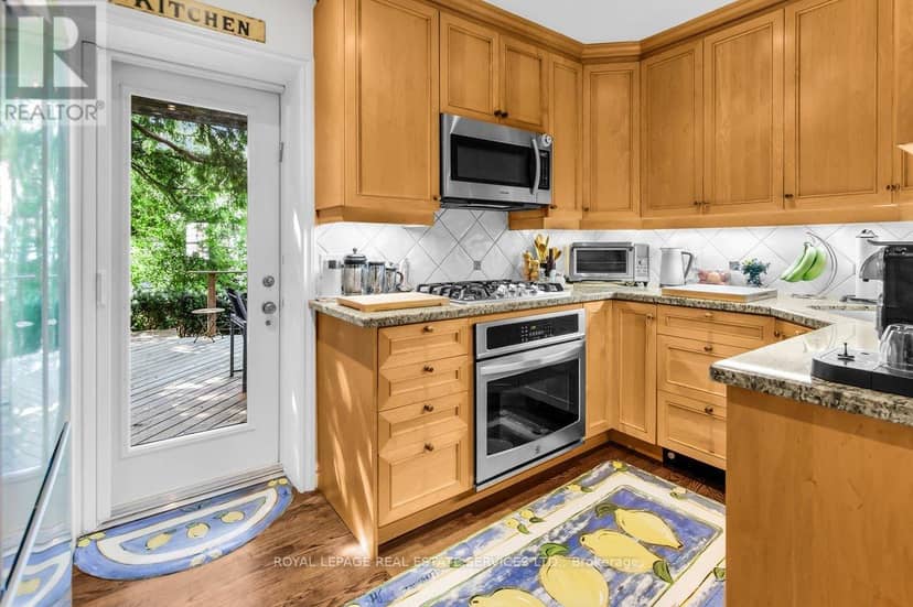 47 Coulson Avenue, Toronto, photo 6