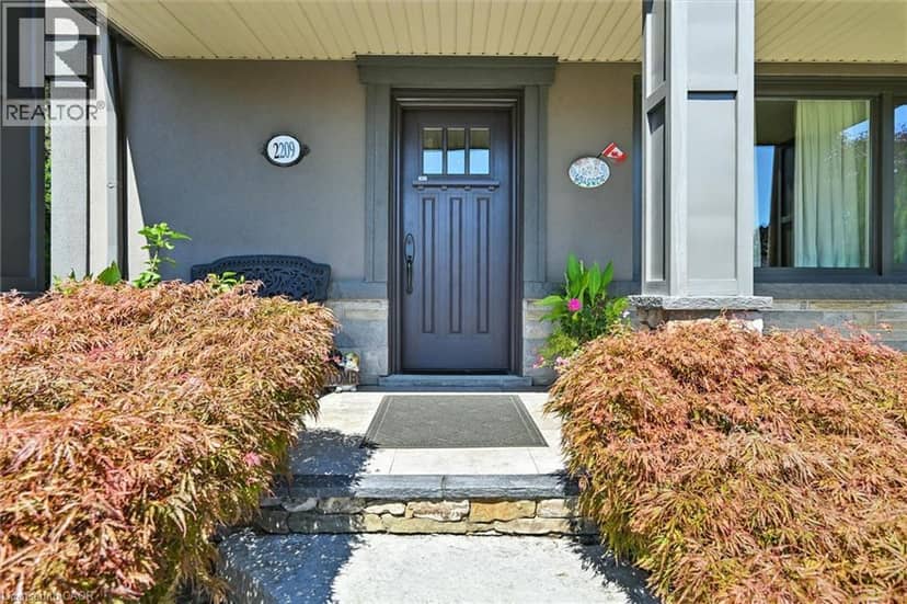 2209 GHENT Avenue, Burlington, photo 3