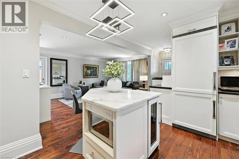 2209 GHENT Avenue — photo 13 of 40