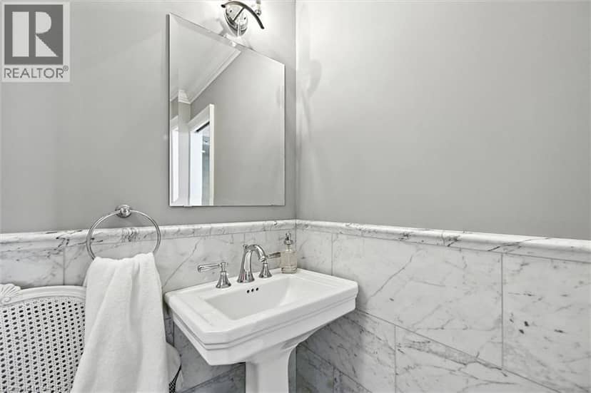 2209 GHENT Avenue — photo 23 of 40