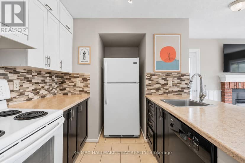 53 - 19 Dawson Drive — photo 8 of 23