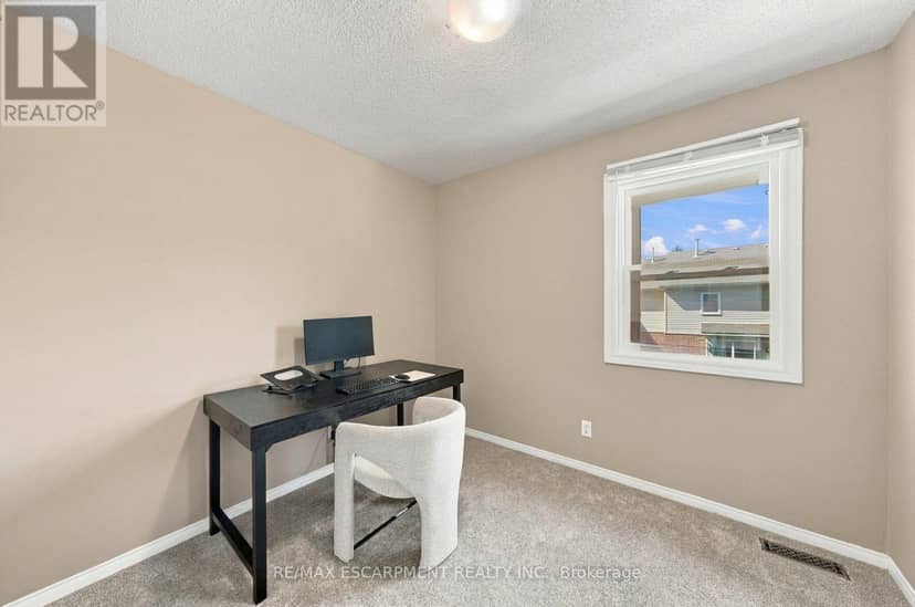 47 - 55 Kerman Avenue — photo 20 of 40