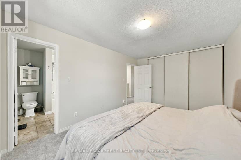 47 - 55 Kerman Avenue — photo 24 of 40