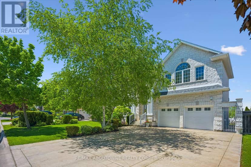 6 Fourseasons Drive — photo 1 of 40