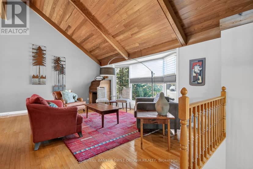 9 Foxrun Lane — photo 11 of 40