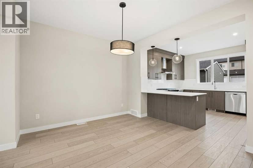 536 Chelsea Gardens — photo 12 of 40