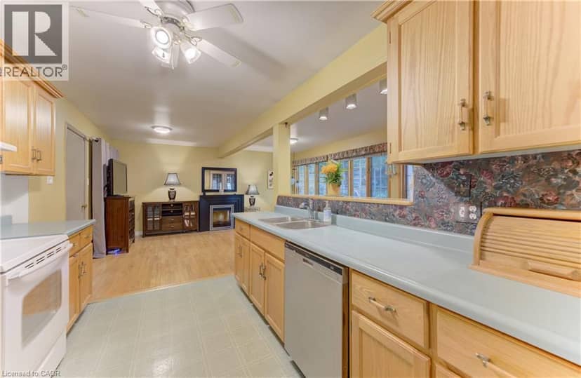 95 UPLANDS Drive — photo 7 of 32
