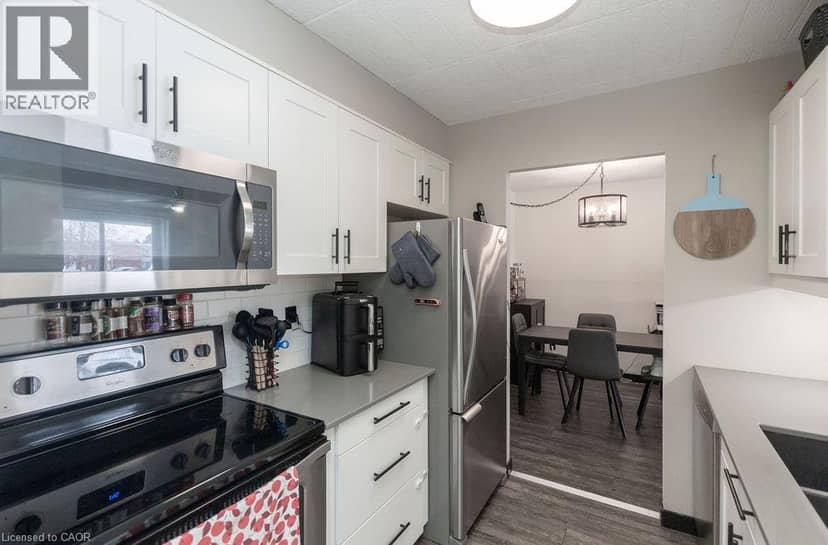 71 VANIER Drive Unit# 110 — photo 6 of 37