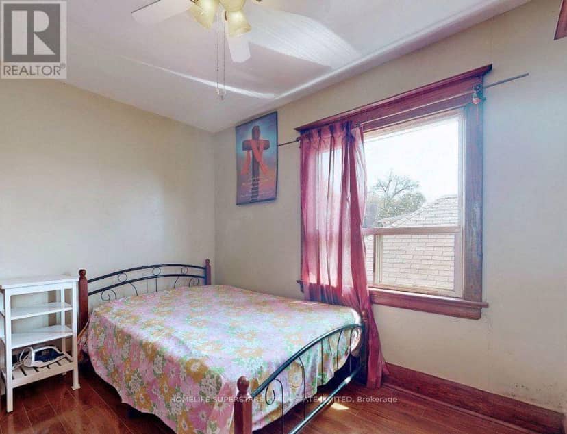 94 Ypres Road, Toronto, photo 8