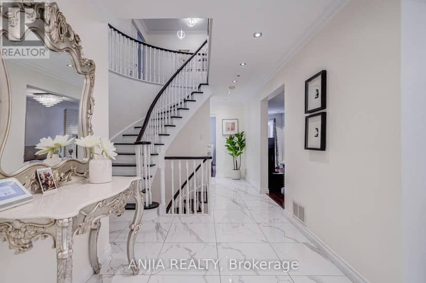 39 Millcroft Way — photo 6 of 40