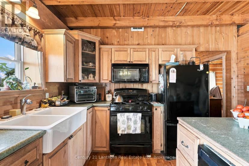 939 Kelly Road — photo 9 of 33